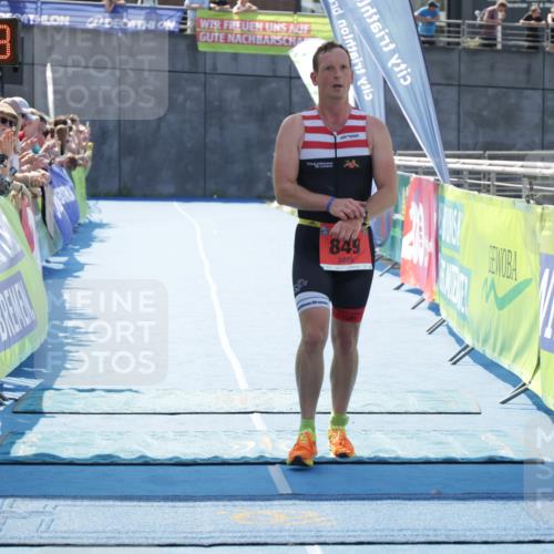 10.08.2025 - GEWOBA Citytriathlon Bremen H.Heesch http://msf.ph/oto/8554035 10.08.2025 14:05:23 Ziel 849 meine-sportfotos.de