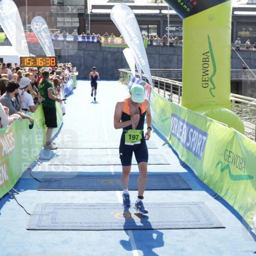 10.08.2025 - GEWOBA Citytriathlon Bremen H.Heesch http://msf.ph/oto/8554039 10.08.2025 15:16:42 Ziel 4, 75, 197 meine-sportfotos.de