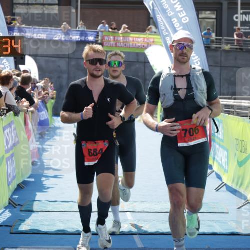 10.08.2025 - GEWOBA Citytriathlon Bremen H.Heesch http://msf.ph/oto/8554047 10.08.2025 14:05:38 Ziel 628, 684, 706 meine-sportfotos.de