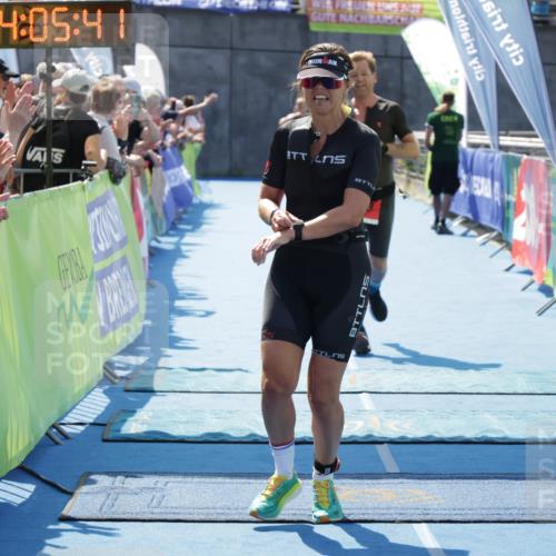 10.08.2025 - GEWOBA Citytriathlon Bremen H.Heesch http://msf.ph/oto/8554056 10.08.2025 14:05:45 Ziel 628, 684, 706, 839, 973 meine-sportfotos.de