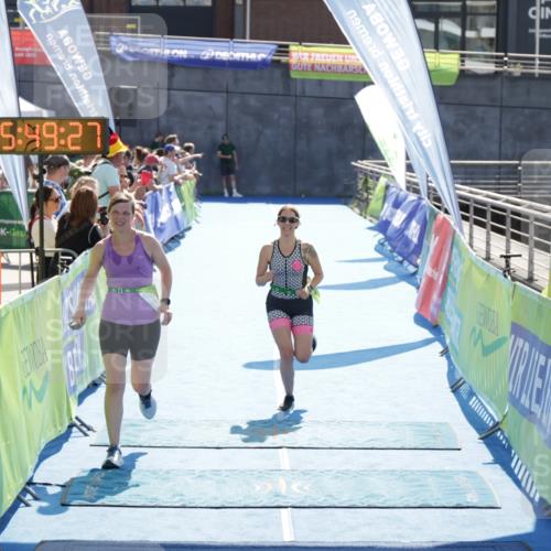 10.08.2025 - GEWOBA Citytriathlon Bremen H.Heesch http://msf.ph/oto/8554066 10.08.2025 15:49:31 Ziel 6, 364, 476, 477 meine-sportfotos.de