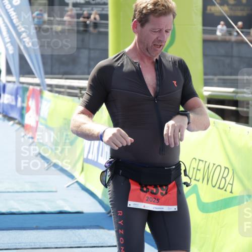 10.08.2025 - GEWOBA Citytriathlon Bremen H.Heesch http://msf.ph/oto/8554077 10.08.2025 14:05:48 Ziel 668, 839, 973 meine-sportfotos.de