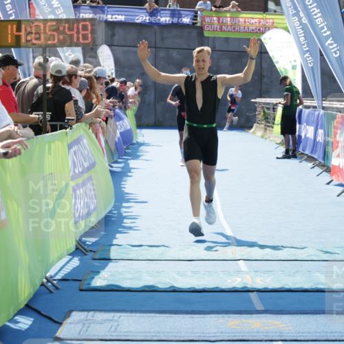 10.08.2025 - GEWOBA Citytriathlon Bremen H.Heesch http://msf.ph/oto/8554080 10.08.2025 14:05:51 Ziel 668, 839, 973 meine-sportfotos.de