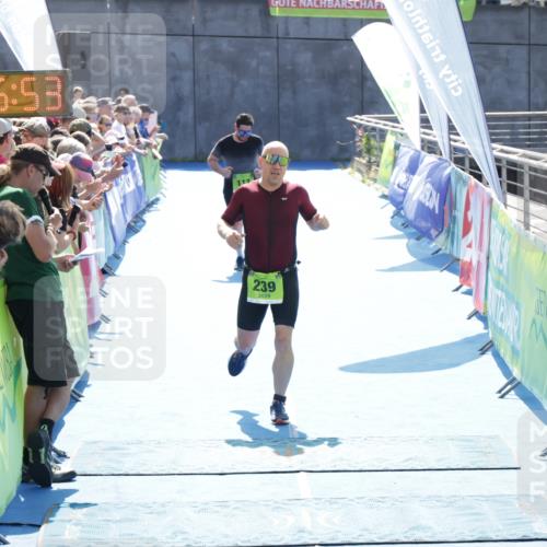 10.08.2025 - GEWOBA Citytriathlon Bremen H.Heesch http://msf.ph/oto/8554084 10.08.2025 15:16:57 Ziel 113, 239 meine-sportfotos.de