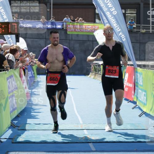 10.08.2025 - GEWOBA Citytriathlon Bremen H.Heesch http://msf.ph/oto/8554101 10.08.2025 14:06:20 Ziel 605, 623, 660 meine-sportfotos.de