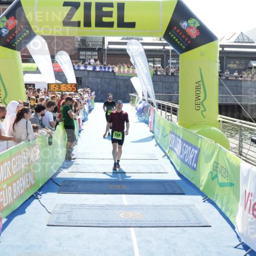 10.08.2025 - GEWOBA Citytriathlon Bremen H.Heesch http://msf.ph/oto/8554103 10.08.2025 15:16:59 Ziel 113, 239 meine-sportfotos.de