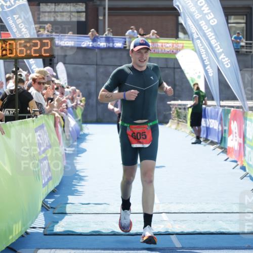 10.08.2025 - GEWOBA Citytriathlon Bremen H.Heesch http://msf.ph/oto/8554106 10.08.2025 14:06:26 Ziel 605, 623, 640, 660 meine-sportfotos.de