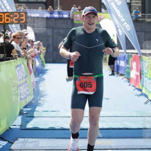 10.08.2025 - GEWOBA Citytriathlon Bremen H.Heesch http://msf.ph/oto/8554117 10.08.2025 14:06:27 Ziel 605, 623, 640, 660 meine-sportfotos.de