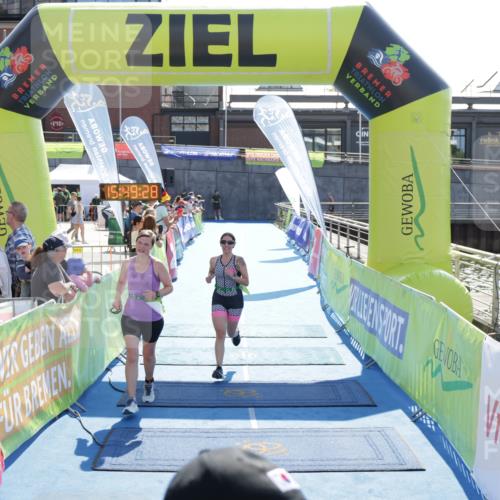 10.08.2025 - GEWOBA Citytriathlon Bremen H.Heesch http://msf.ph/oto/8554119 10.08.2025 15:49:32 Ziel 6, 364, 476, 477 meine-sportfotos.de