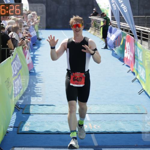 10.08.2025 - GEWOBA Citytriathlon Bremen H.Heesch http://msf.ph/oto/8554120 10.08.2025 14:06:29 Ziel 605, 640, 660 meine-sportfotos.de