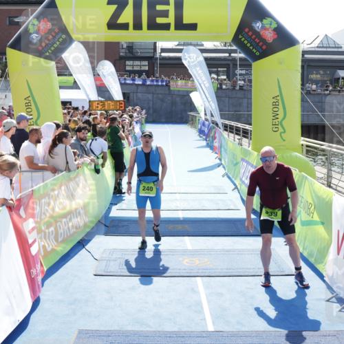 10.08.2025 - GEWOBA Citytriathlon Bremen H.Heesch http://msf.ph/oto/8554131 10.08.2025 15:17:17 Ziel 240 meine-sportfotos.de