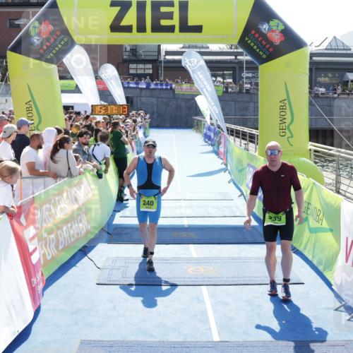 10.08.2025 - GEWOBA Citytriathlon Bremen H.Heesch http://msf.ph/oto/8554137 10.08.2025 15:17:17 Ziel 240 meine-sportfotos.de