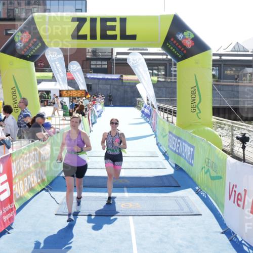 10.08.2025 - GEWOBA Citytriathlon Bremen H.Heesch http://msf.ph/oto/8554147 10.08.2025 15:49:33 Ziel 6, 364, 476, 477 meine-sportfotos.de