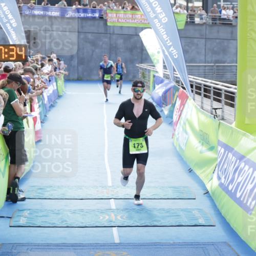 10.08.2025 - GEWOBA Citytriathlon Bremen H.Heesch http://msf.ph/oto/8554151 10.08.2025 15:17:38 Ziel 173 meine-sportfotos.de