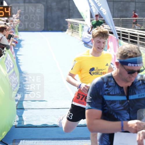 10.08.2025 - GEWOBA Citytriathlon Bremen H.Heesch http://msf.ph/oto/8554160 10.08.2025 14:06:57 Ziel 576, 788 meine-sportfotos.de