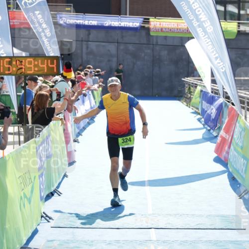 10.08.2025 - GEWOBA Citytriathlon Bremen H.Heesch http://msf.ph/oto/8554161 10.08.2025 15:49:48 Ziel 324 meine-sportfotos.de