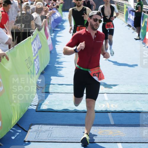 10.08.2025 - GEWOBA Citytriathlon Bremen H.Heesch http://msf.ph/oto/8554171 10.08.2025 14:07:09 Ziel 606, 677, 812 meine-sportfotos.de
