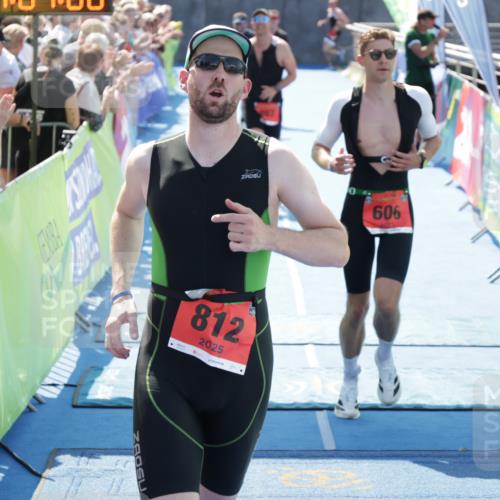 10.08.2025 - GEWOBA Citytriathlon Bremen H.Heesch http://msf.ph/oto/8554181 10.08.2025 14:07:12 Ziel 606, 677, 812, 867 meine-sportfotos.de