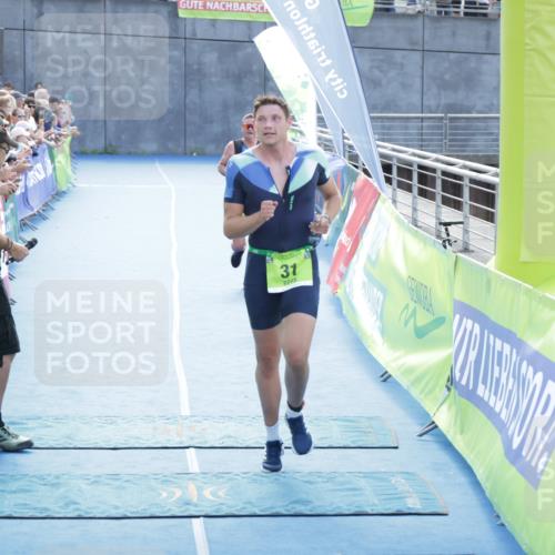 10.08.2025 - GEWOBA Citytriathlon Bremen H.Heesch http://msf.ph/oto/8554183 10.08.2025 15:17:43 Ziel 31, 173, 312 meine-sportfotos.de