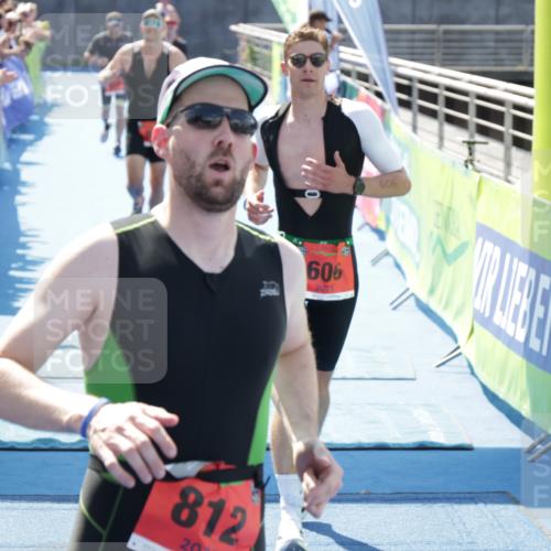 10.08.2025 - GEWOBA Citytriathlon Bremen H.Heesch http://msf.ph/oto/8554184 10.08.2025 14:07:12 Ziel 606, 677, 812, 867 meine-sportfotos.de