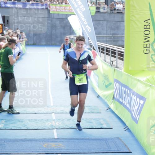 10.08.2025 - GEWOBA Citytriathlon Bremen H.Heesch http://msf.ph/oto/8554187 10.08.2025 15:17:44 Ziel 31, 173, 312 meine-sportfotos.de