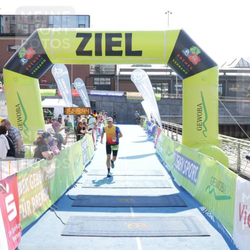 10.08.2025 - GEWOBA Citytriathlon Bremen H.Heesch http://msf.ph/oto/8554188 10.08.2025 15:49:48 Ziel 324 meine-sportfotos.de
