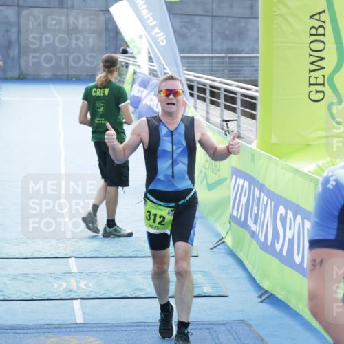 10.08.2025 - GEWOBA Citytriathlon Bremen H.Heesch http://msf.ph/oto/8554195 10.08.2025 15:17:47 Ziel 31, 312 meine-sportfotos.de