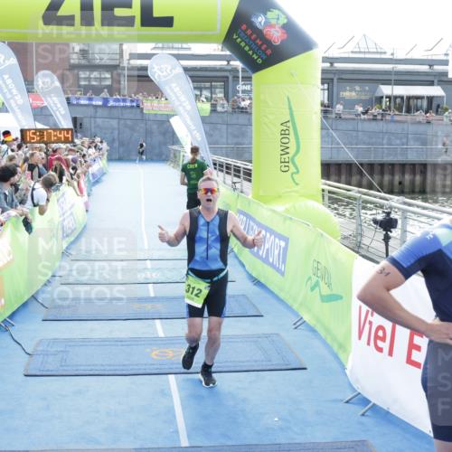 10.08.2025 - GEWOBA Citytriathlon Bremen H.Heesch http://msf.ph/oto/8554202 10.08.2025 15:17:48 Ziel 31, 312 meine-sportfotos.de