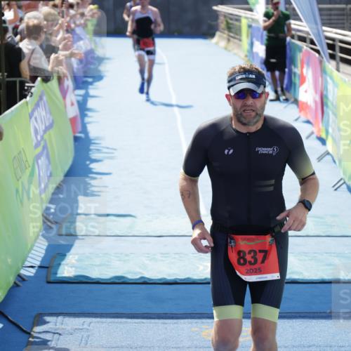 10.08.2025 - GEWOBA Citytriathlon Bremen H.Heesch http://msf.ph/oto/8554206 10.08.2025 14:07:19 Ziel 606, 621, 727, 837, 867 meine-sportfotos.de