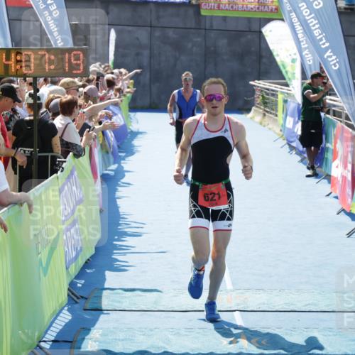 10.08.2025 - GEWOBA Citytriathlon Bremen H.Heesch http://msf.ph/oto/8554214 10.08.2025 14:07:23 Ziel 621, 727, 837, 867, 898 meine-sportfotos.de