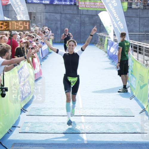 10.08.2025 - GEWOBA Citytriathlon Bremen H.Heesch http://msf.ph/oto/8554224 10.08.2025 15:17:58 Ziel 235, 446 meine-sportfotos.de