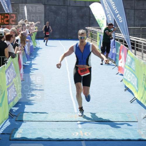 10.08.2025 - GEWOBA Citytriathlon Bremen H.Heesch http://msf.ph/oto/8554226 10.08.2025 14:07:26 Ziel 621, 727, 837, 898 meine-sportfotos.de