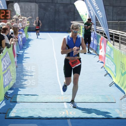 10.08.2025 - GEWOBA Citytriathlon Bremen H.Heesch http://msf.ph/oto/8554228 10.08.2025 14:07:26 Ziel 621, 727, 837, 898 meine-sportfotos.de