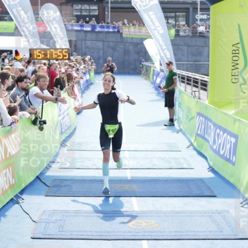 10.08.2025 - GEWOBA Citytriathlon Bremen H.Heesch http://msf.ph/oto/8554230 10.08.2025 15:17:59 Ziel 235, 446 meine-sportfotos.de