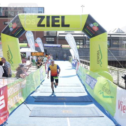 10.08.2025 - GEWOBA Citytriathlon Bremen H.Heesch http://msf.ph/oto/8554233 10.08.2025 15:49:49 Ziel 324 meine-sportfotos.de