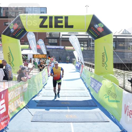 10.08.2025 - GEWOBA Citytriathlon Bremen H.Heesch http://msf.ph/oto/8554240 10.08.2025 15:49:49 Ziel 324 meine-sportfotos.de