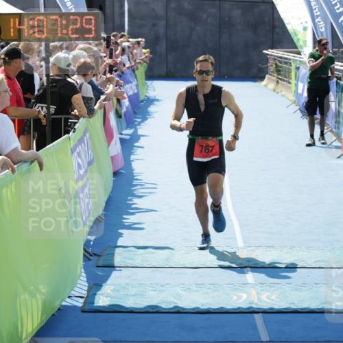 10.08.2025 - GEWOBA Citytriathlon Bremen H.Heesch http://msf.ph/oto/8554245 10.08.2025 14:07:33 Ziel 767, 898 meine-sportfotos.de