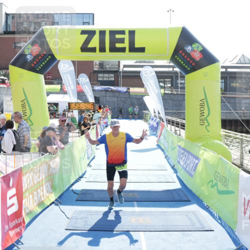 10.08.2025 - GEWOBA Citytriathlon Bremen H.Heesch http://msf.ph/oto/8554249 10.08.2025 15:49:50 Ziel 324 meine-sportfotos.de
