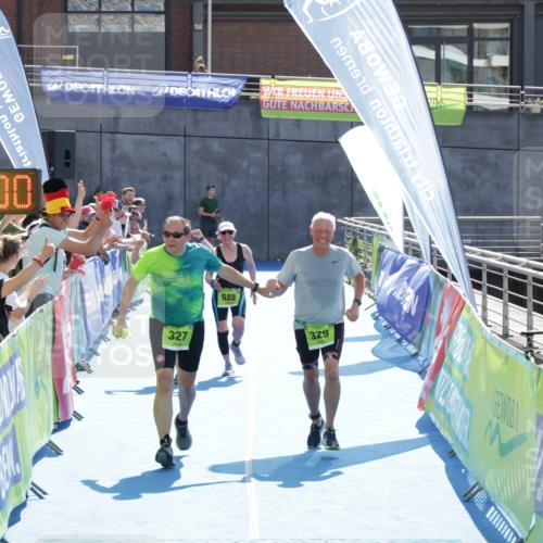 10.08.2025 - GEWOBA Citytriathlon Bremen H.Heesch http://msf.ph/oto/8554261 10.08.2025 15:50:04 Ziel 327, 329, 340, 528 meine-sportfotos.de