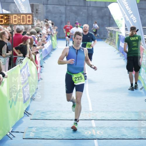 10.08.2025 - GEWOBA Citytriathlon Bremen H.Heesch http://msf.ph/oto/8554271 10.08.2025 15:18:12 Ziel 126, 225 meine-sportfotos.de