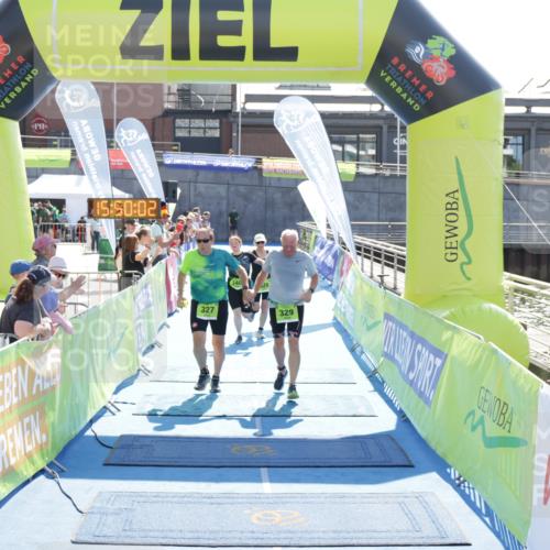 10.08.2025 - GEWOBA Citytriathlon Bremen H.Heesch http://msf.ph/oto/8554281 10.08.2025 15:50:06 Ziel 327, 329, 340, 528 meine-sportfotos.de