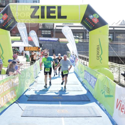 10.08.2025 - GEWOBA Citytriathlon Bremen H.Heesch http://msf.ph/oto/8554287 10.08.2025 15:50:06 Ziel 327, 329, 340, 528 meine-sportfotos.de