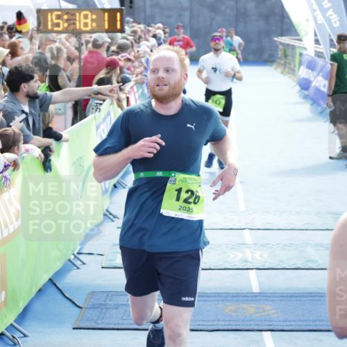 10.08.2025 - GEWOBA Citytriathlon Bremen H.Heesch http://msf.ph/oto/8554292 10.08.2025 15:18:15 Ziel 41, 126, 143, 225 meine-sportfotos.de