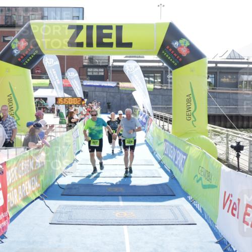10.08.2025 - GEWOBA Citytriathlon Bremen H.Heesch http://msf.ph/oto/8554296 10.08.2025 15:50:06 Ziel 327, 329, 340, 528 meine-sportfotos.de