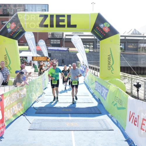 10.08.2025 - GEWOBA Citytriathlon Bremen H.Heesch http://msf.ph/oto/8554299 10.08.2025 15:50:06 Ziel 327, 329, 340, 528 meine-sportfotos.de