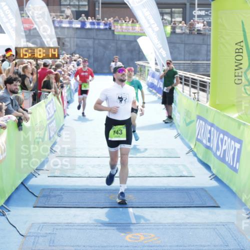 10.08.2025 - GEWOBA Citytriathlon Bremen H.Heesch http://msf.ph/oto/8554306 10.08.2025 15:18:18 Ziel 41, 45, 101, 126, 143, 225 meine-sportfotos.de