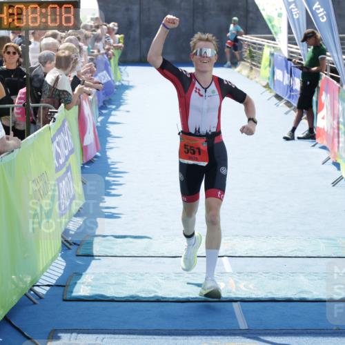 10.08.2025 - GEWOBA Citytriathlon Bremen H.Heesch http://msf.ph/oto/8554313 10.08.2025 14:08:11 Ziel 551, 578, 932 meine-sportfotos.de