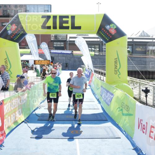 10.08.2025 - GEWOBA Citytriathlon Bremen H.Heesch http://msf.ph/oto/8554314 10.08.2025 15:50:08 Ziel 327, 329, 340, 528 meine-sportfotos.de