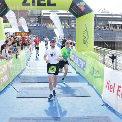 10.08.2025 - GEWOBA Citytriathlon Bremen H.Heesch http://msf.ph/oto/8554315 10.08.2025 15:18:19 Ziel 41, 45, 101, 126, 143, 225 meine-sportfotos.de