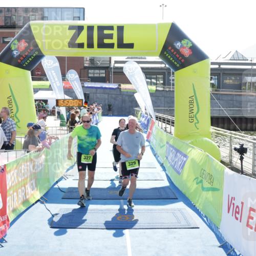 10.08.2025 - GEWOBA Citytriathlon Bremen H.Heesch http://msf.ph/oto/8554320 10.08.2025 15:50:08 Ziel 327, 329, 340, 528 meine-sportfotos.de